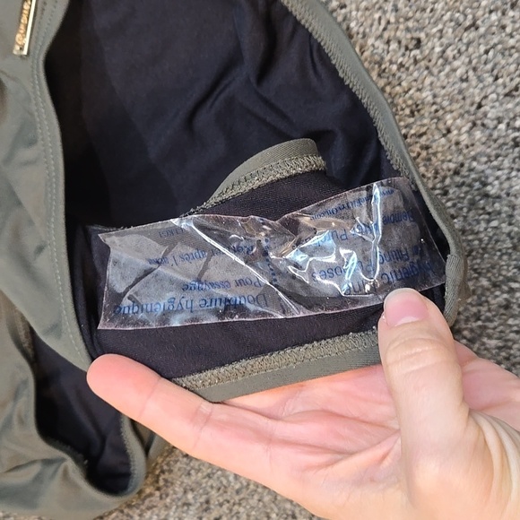 NWOT Michael Kors Guine Off shoulder Ruffle One Piece Swim sz 10 - Picture 5 of 9